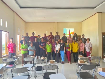 PENGUATAN KOMPETENSI MASYARAKAT BIDANG KEPARIWISATAAN DAN UMKM DI DESA SILANGJANA